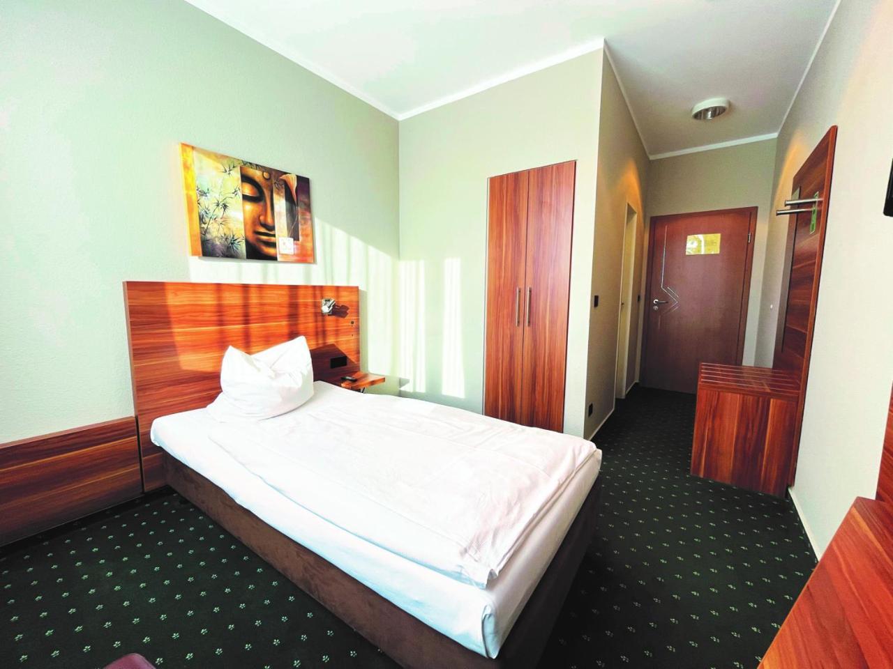 Hotel Westfalia Halle  Bagian luar foto