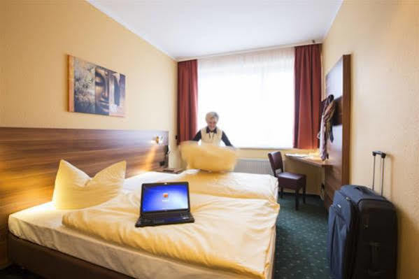Hotel Westfalia Halle  Bagian luar foto
